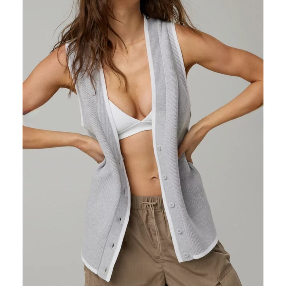 OFFLINE by Aerie Gray Tennis Sweater Vest Cardigan Button Front Womens Sz: M/L